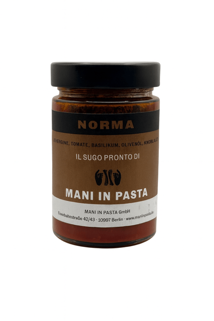 mani-in-pasta-norma-tomatensauce-mit-ger-steter-aubergine image 1
